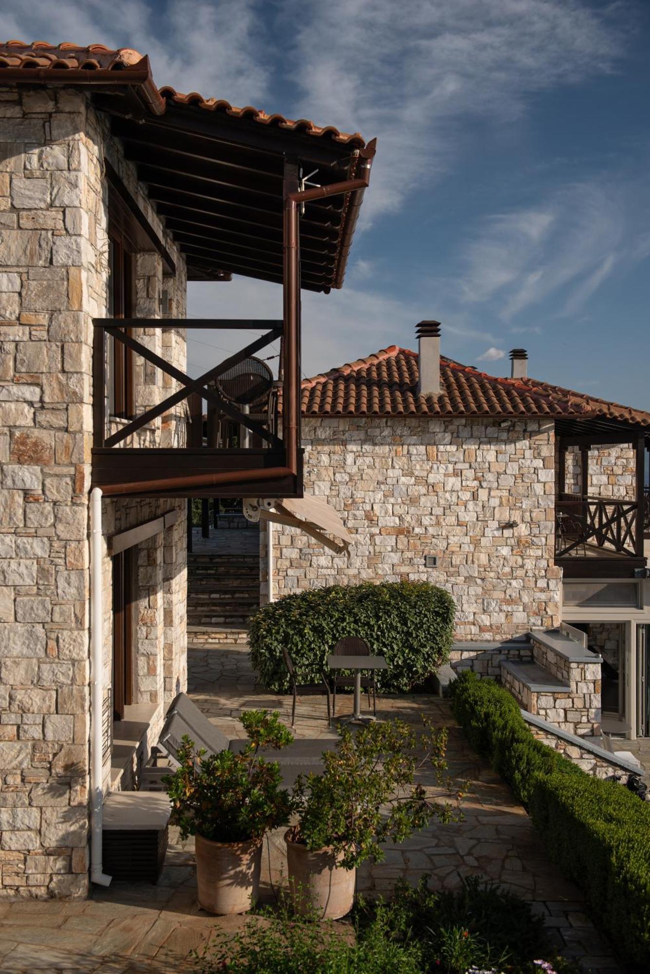 Karavia Lux Inn Áfissos Exterior foto