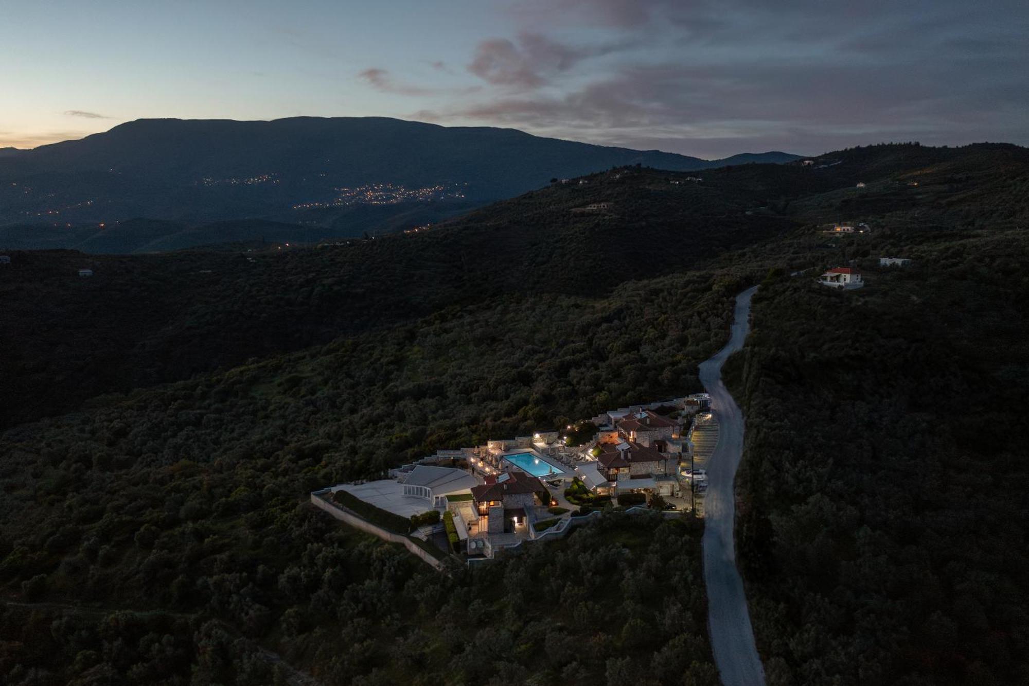 Karavia Lux Inn Áfissos Exterior foto