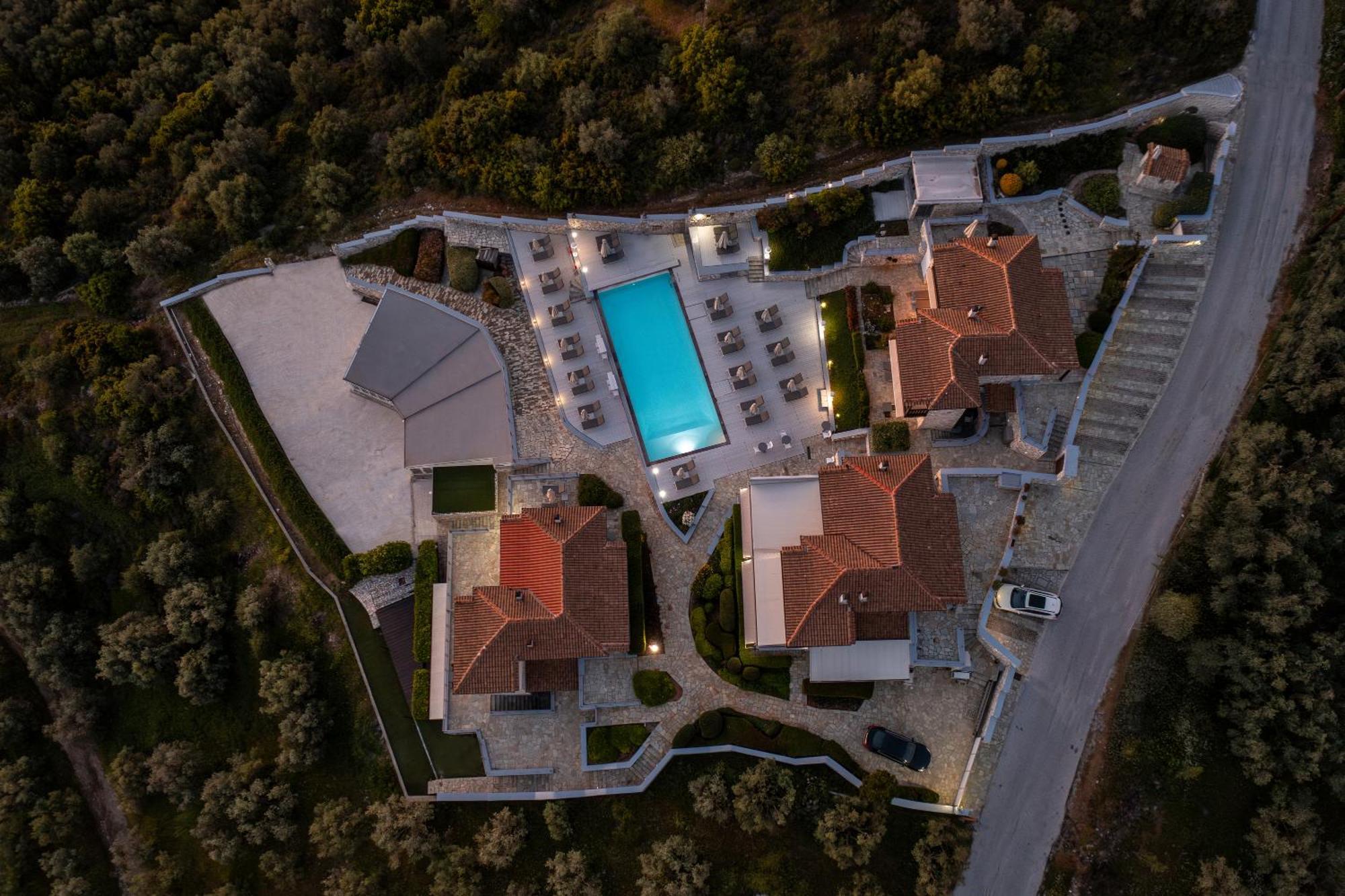 Karavia Lux Inn Áfissos Exterior foto
