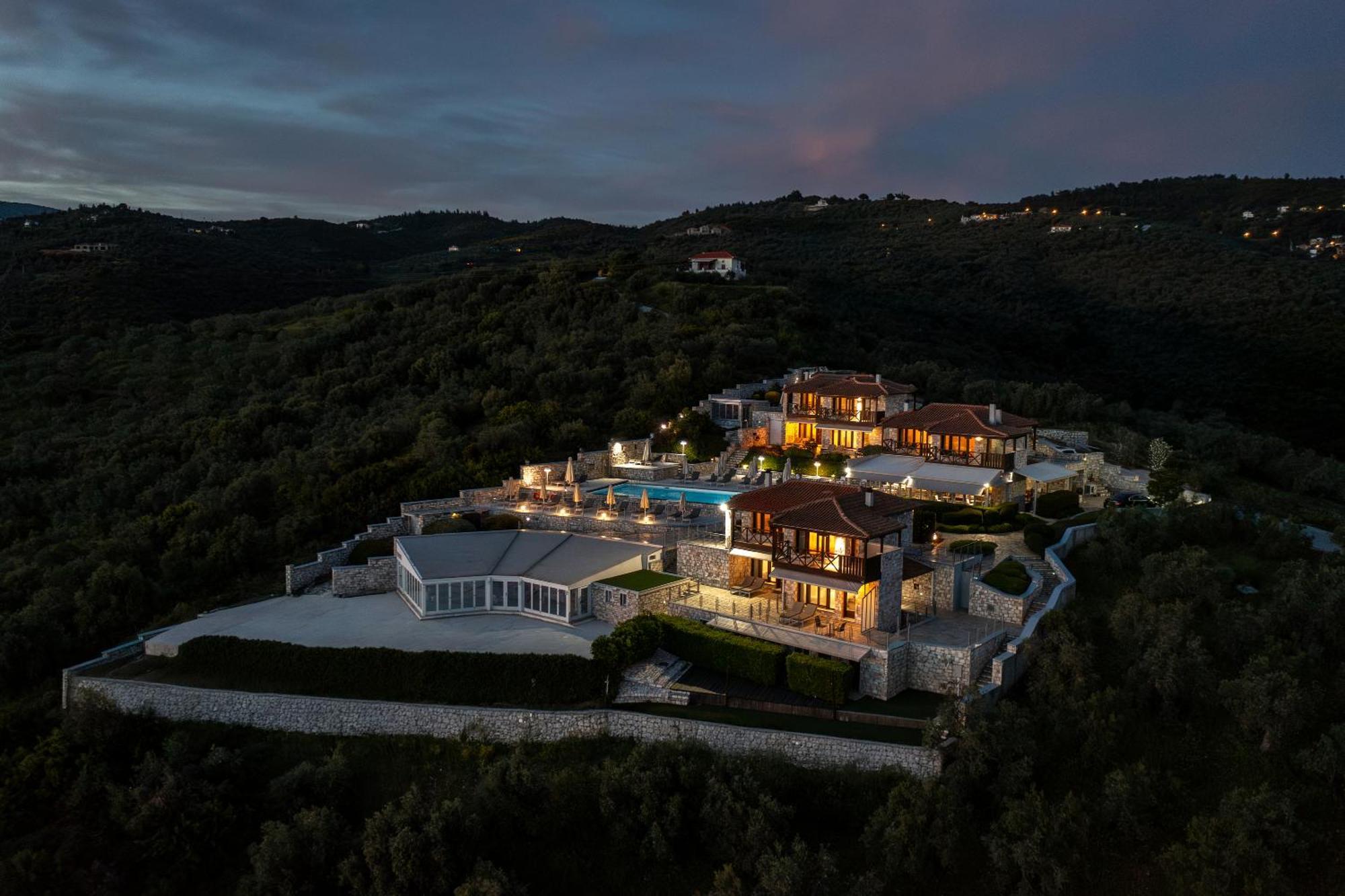 Karavia Lux Inn Áfissos Exterior foto