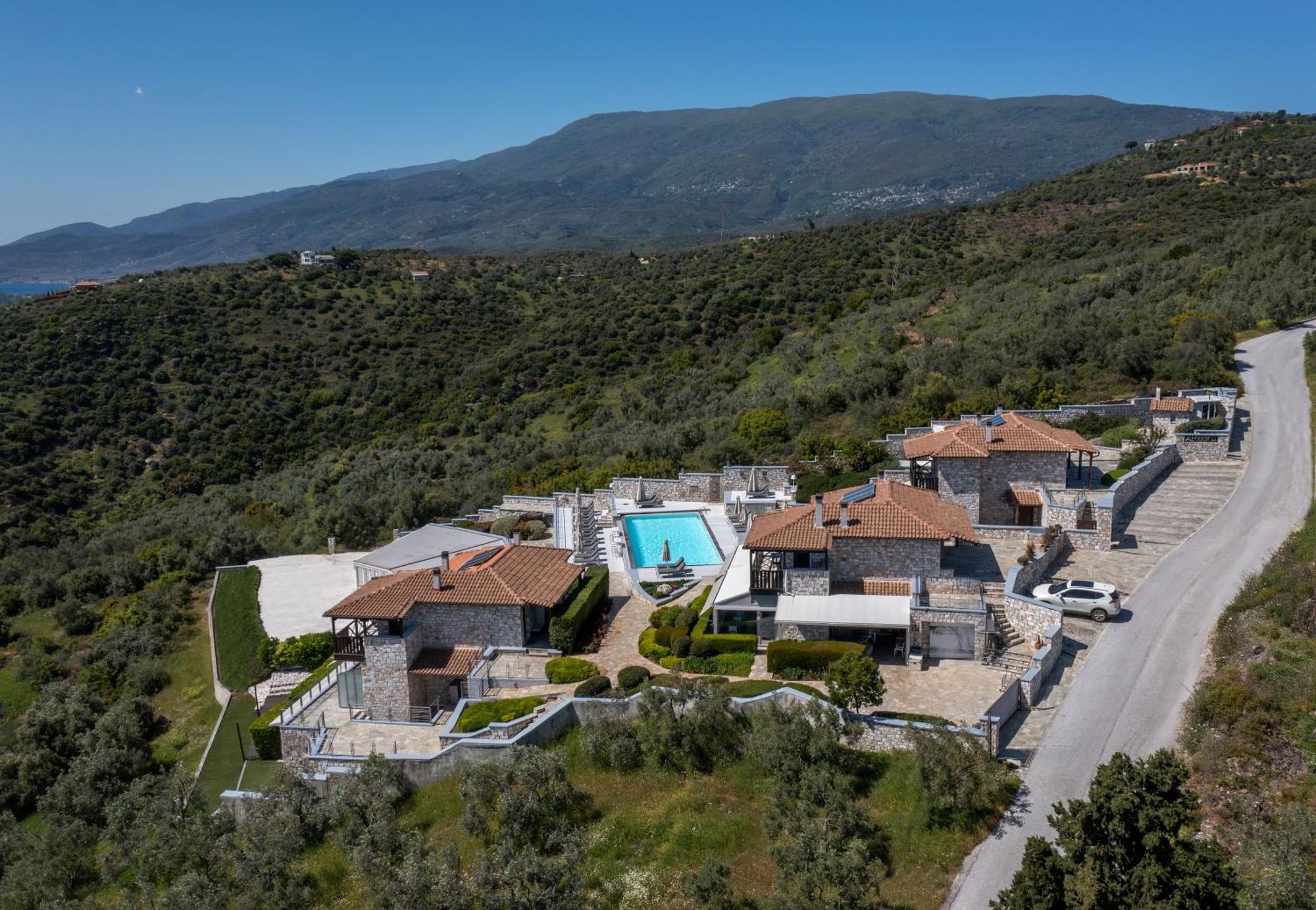Karavia Lux Inn Áfissos Exterior foto